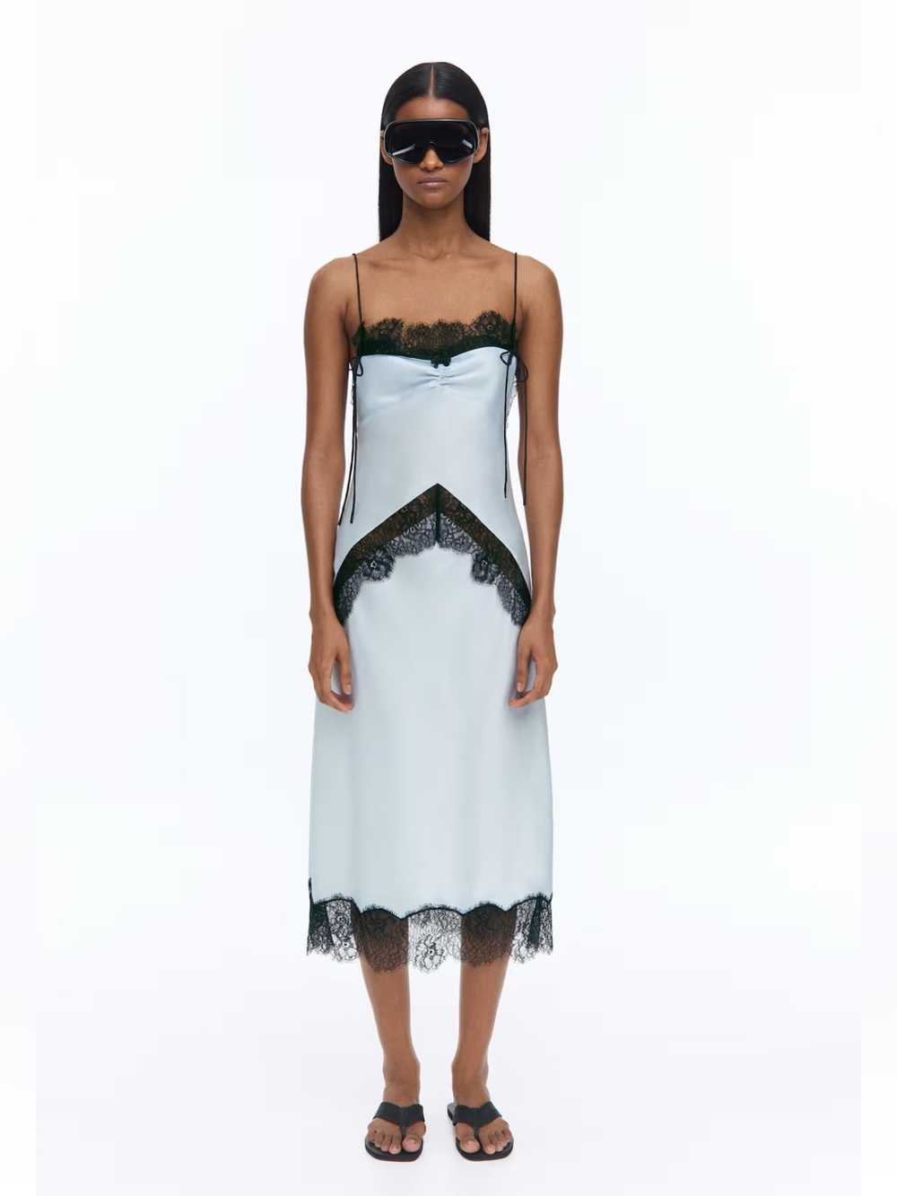 LIVIA NUNES H&M
NWT LIGHT BLUE AND BLACK LACE-TRIMMED SATIN DRESS